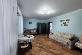 Продаю кирпичный дом в Выселках. 90 м², газ, 13 соток, яма для машины