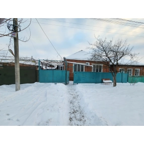 Продаю кирпичный дом в Выселках. 90 м², газ, 13 соток, яма для машины